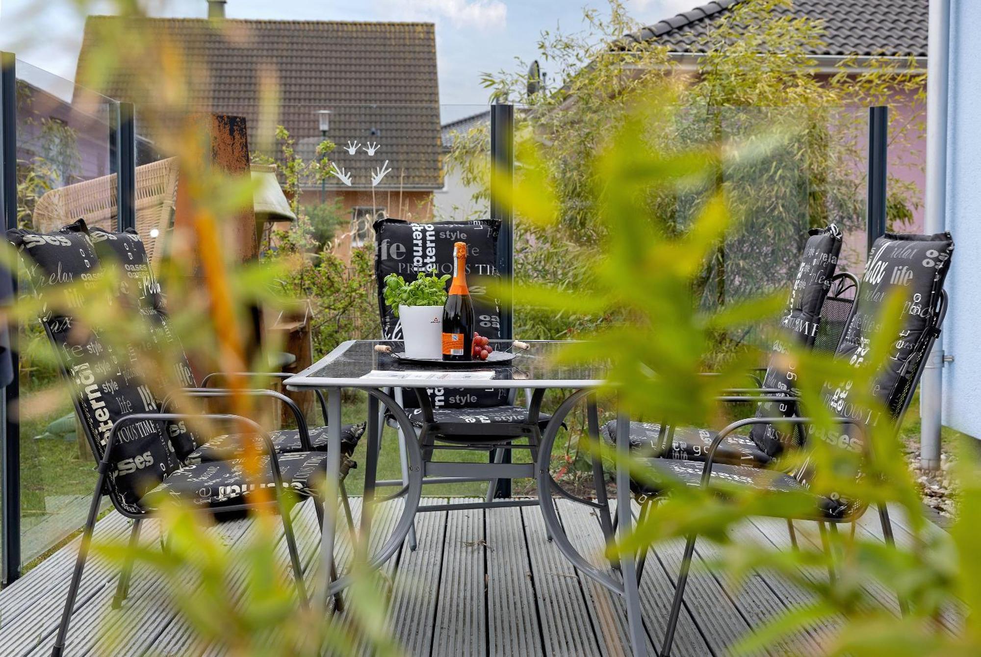 Fh Das Blaue Haus Am Peenestrom 佩讷明德 外观 照片